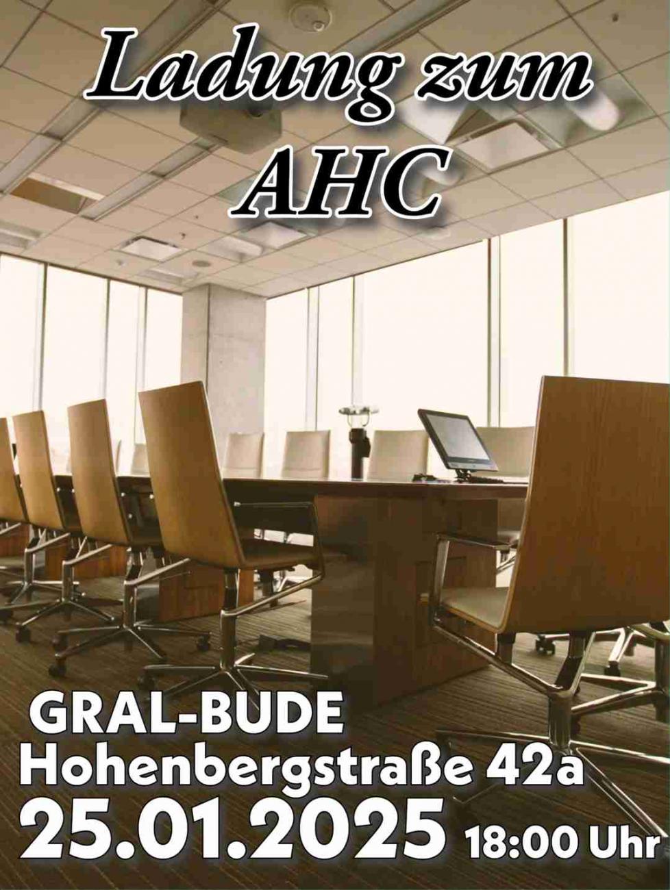 moderner Sitzungssaal mit raumhohen Glasfenstern, Konfereztisch und Hochlehnern