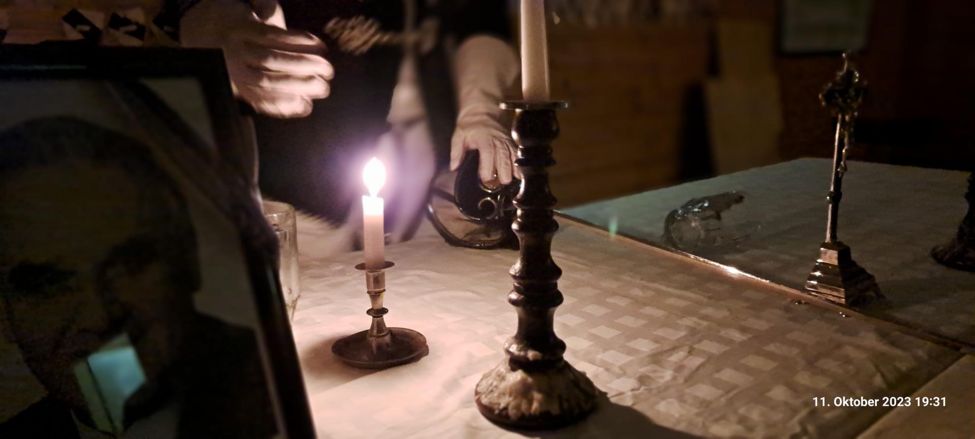 Die symbolische Lebenskerze des Bundesbrders Seneca wird verlöscht