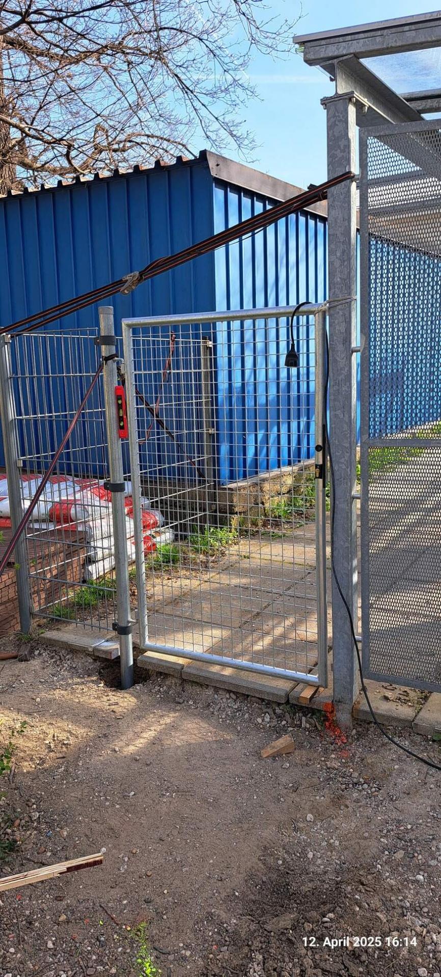 Das neue Zugangstor kurz vor der Fertigstellung